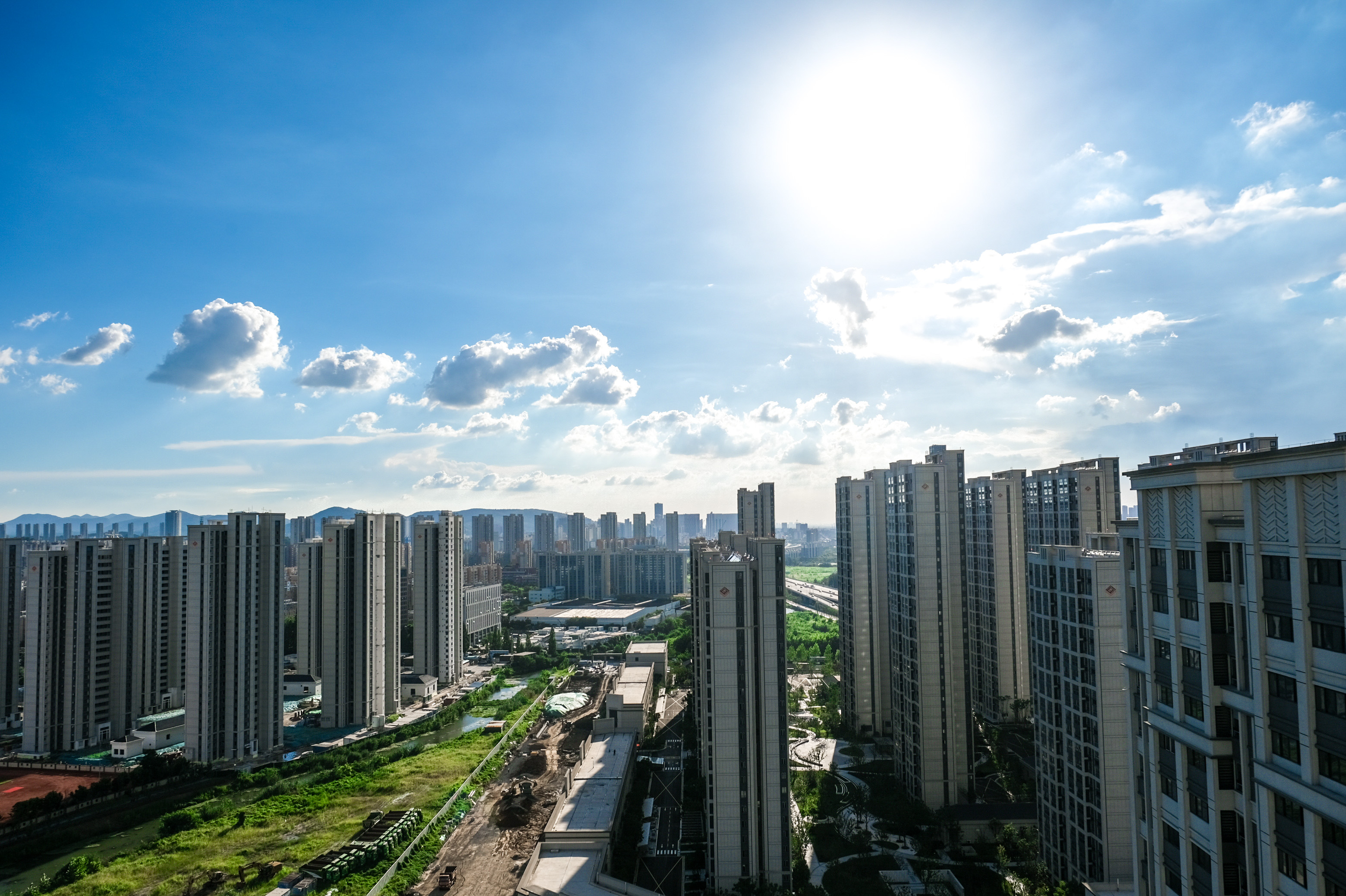 ���Ǹ��٣���̩��.���ڵؿ飩�������÷�����Ǩ���ٷ���