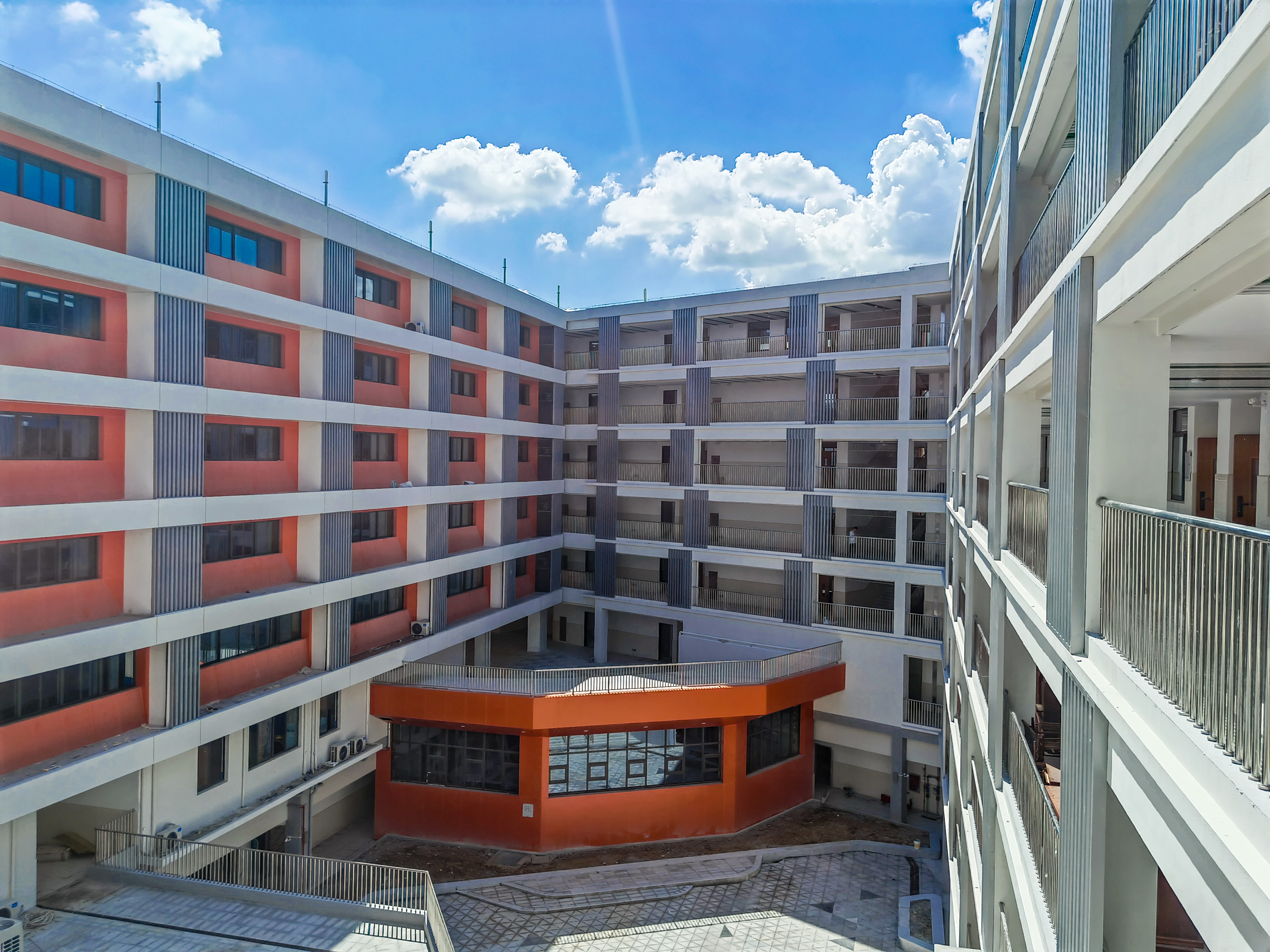 20230801044804822 ÕâËùÖÐѧҲÒÑÍ깤 Ò»´ó²¨Êµ¾°Í¼ÆØ¹â